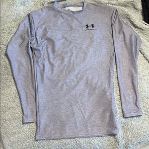 Grey women under armour long sleeve shirt size Med